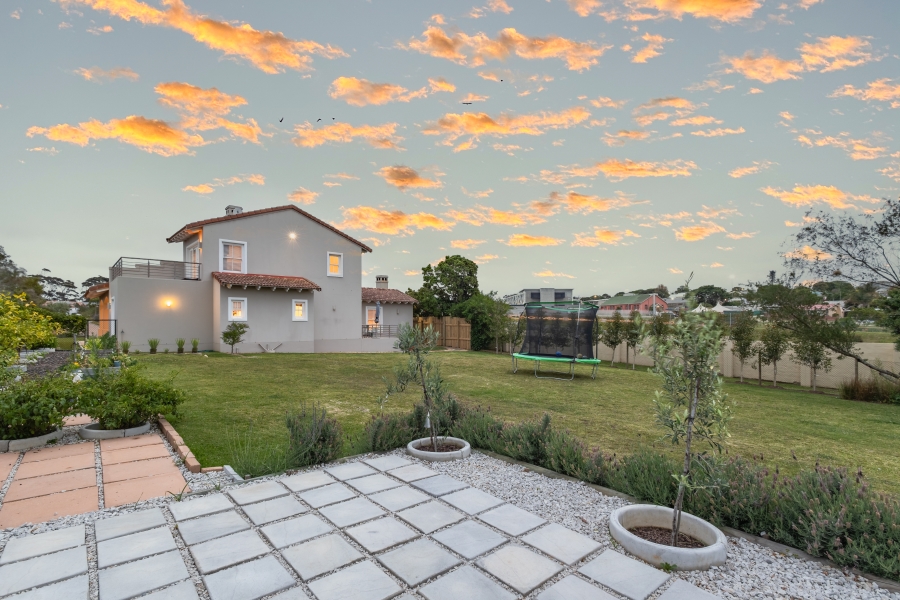 4 Bedroom Property for Sale in Schoongezicht Western Cape